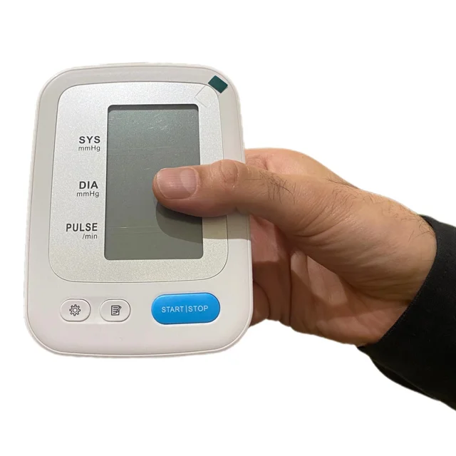فشارسنج بازویی دیجیتال یونکر مدل YK-BPA1 با حافظه دو کاربره، تشخیص آریتمی، نمایش میانگین ن 101563323